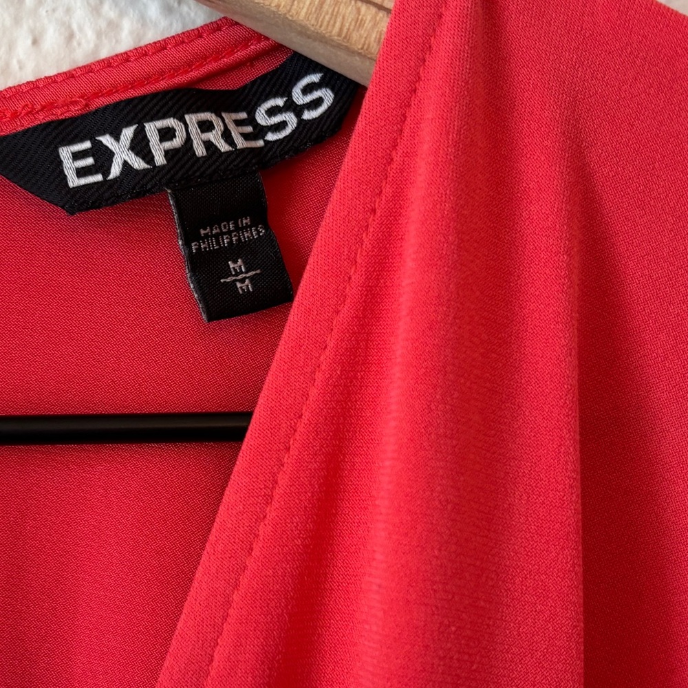 Express Watermelon Pink Flowy Romper Sz M Tie Back Deep V Neck Cut Out Stretchy - Picture 7 of 9